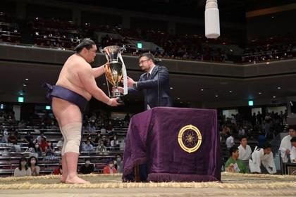 大相撲令和3年5月場所にて授賞式